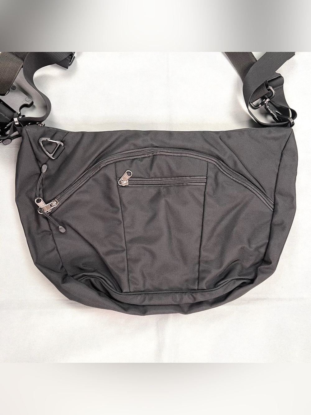 Tom Bihn Parental Unit Black Messenger With Shoulder Strap - Picture 4 of 15